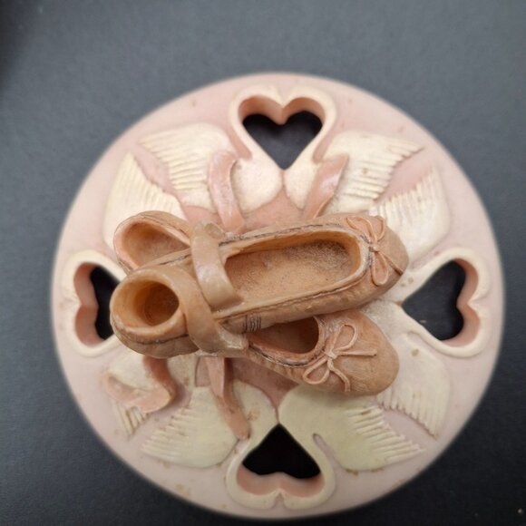 Decorative Stone Potpourri Pot With Ballet Shoes Lid Swan Heart Cutouts - Picture 4 of 7